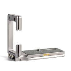 NiSi PRO NLP-SG Adjustable L Bracket Camera with Flip Out Screen front cam base